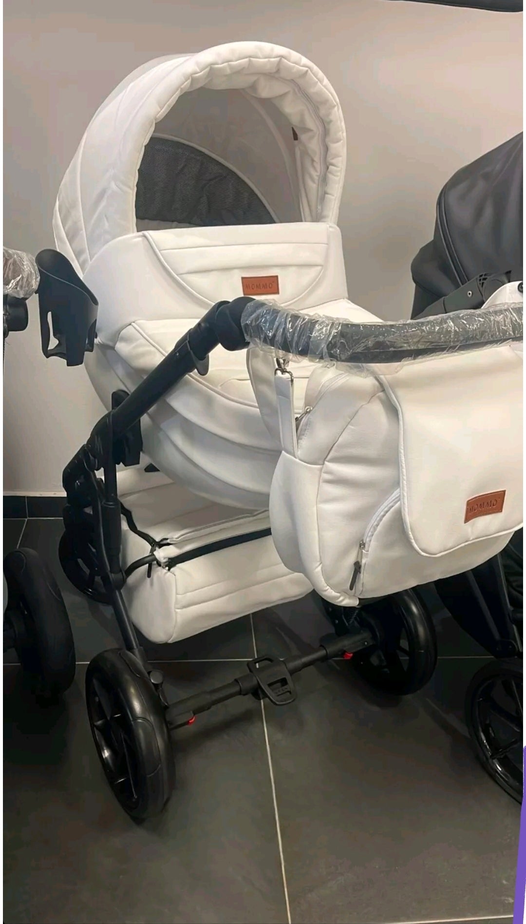 MOMMO AAA Kinderwagen 3 in 1 Öko-Leder – Cosmo I-Size-Sitz