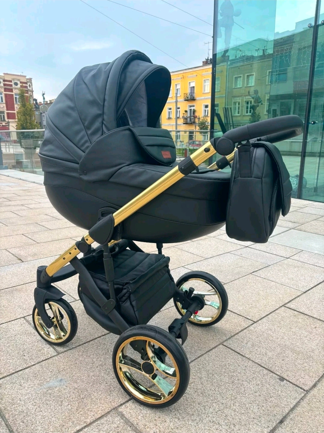 MOMMO AAA Kinderwagen 3 in 1 Öko-Leder – Cosmo I-Size-Sitz