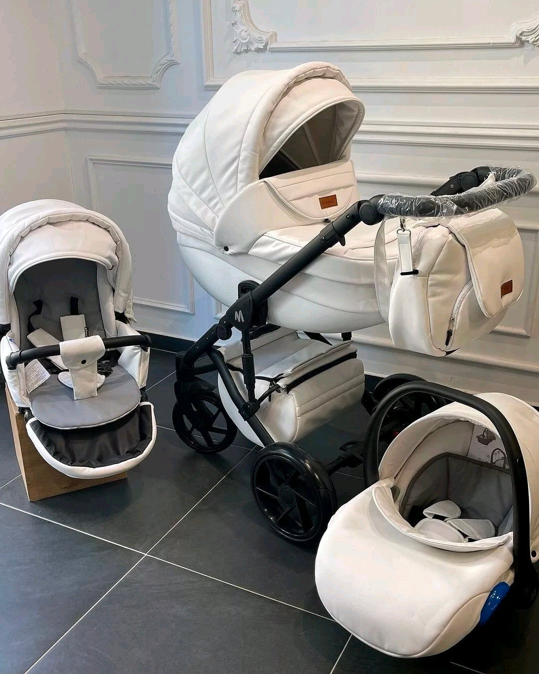 MOMMO AAA Kinderwagen 3 in 1 Öko-Leder – Cosmo I-Size-Sitz