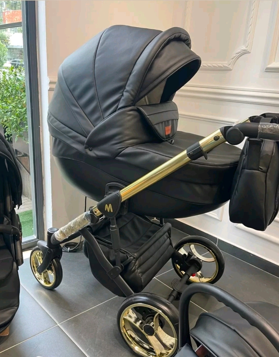 MOMMO AAA Kinderwagen 3 in 1 Öko-Leder – Cosmo I-Size-Sitz